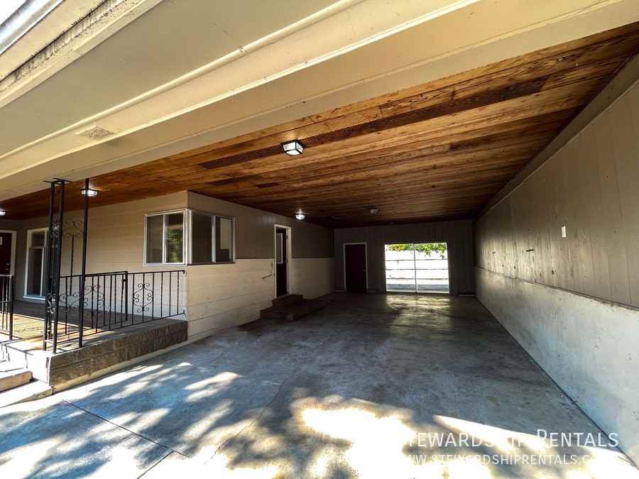 1800 Sylvan St - Photo 3 of 36