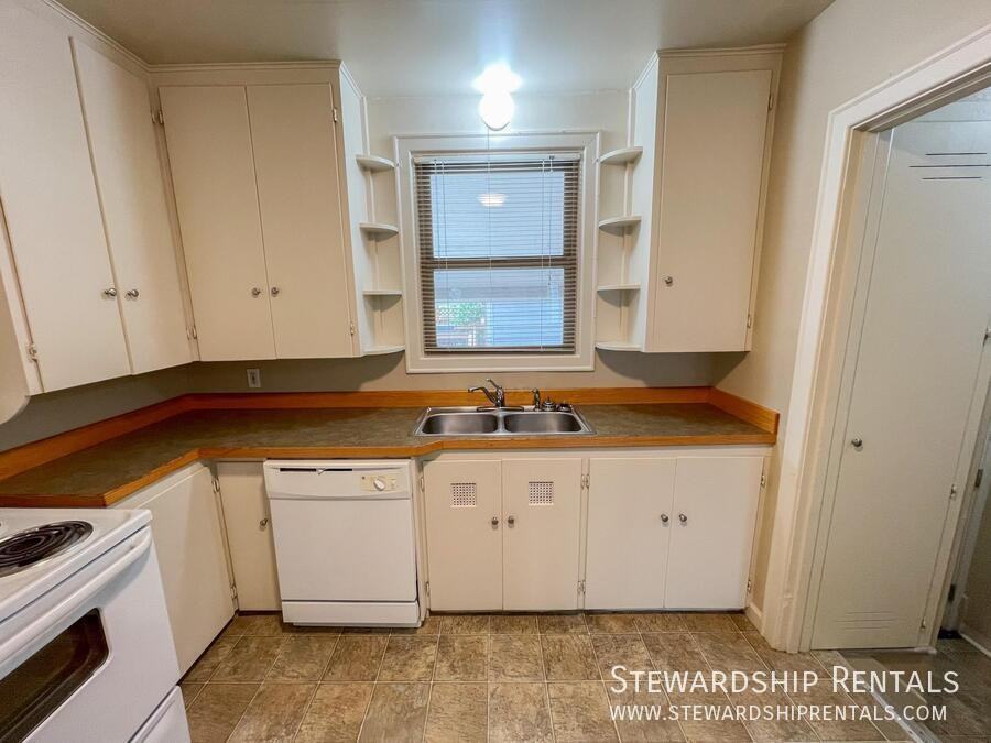 1760 Mill St - Photo 7 of 44