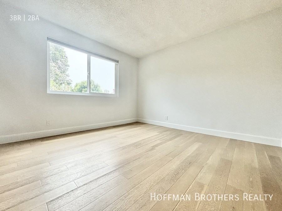 1102 11th St #205 - Photo 5 of 16