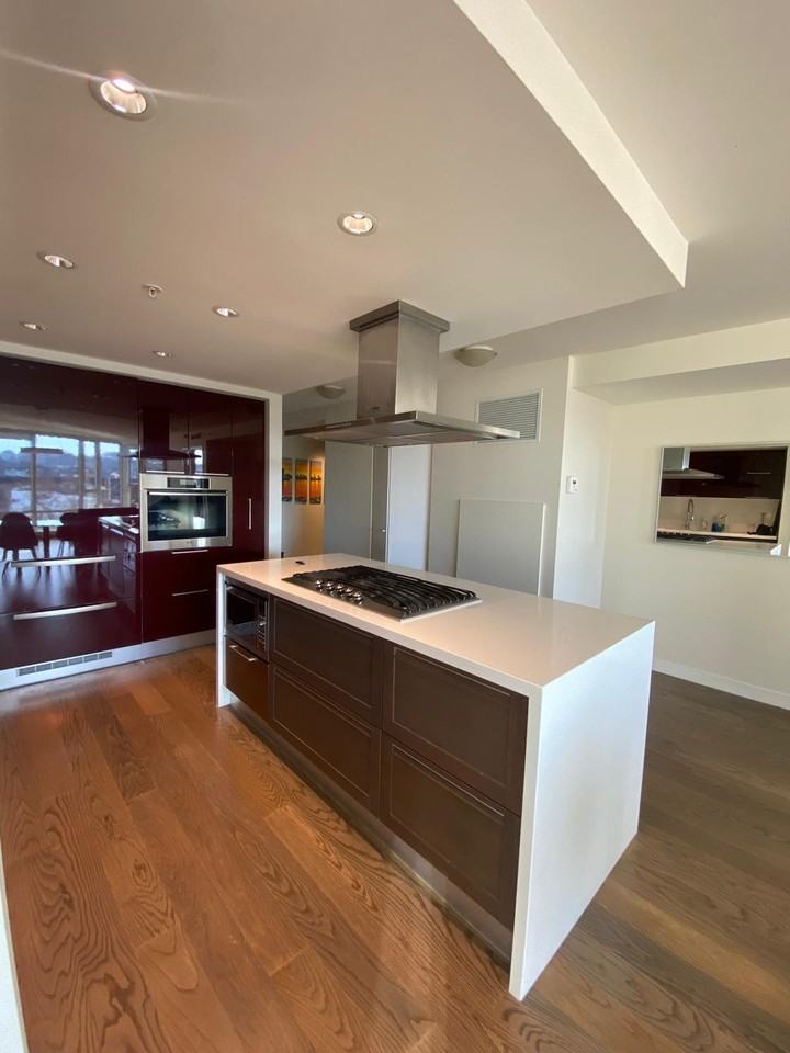 8 Smithe Mews - Photo 2 of 18