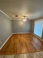 featured image of 125 N Loop St