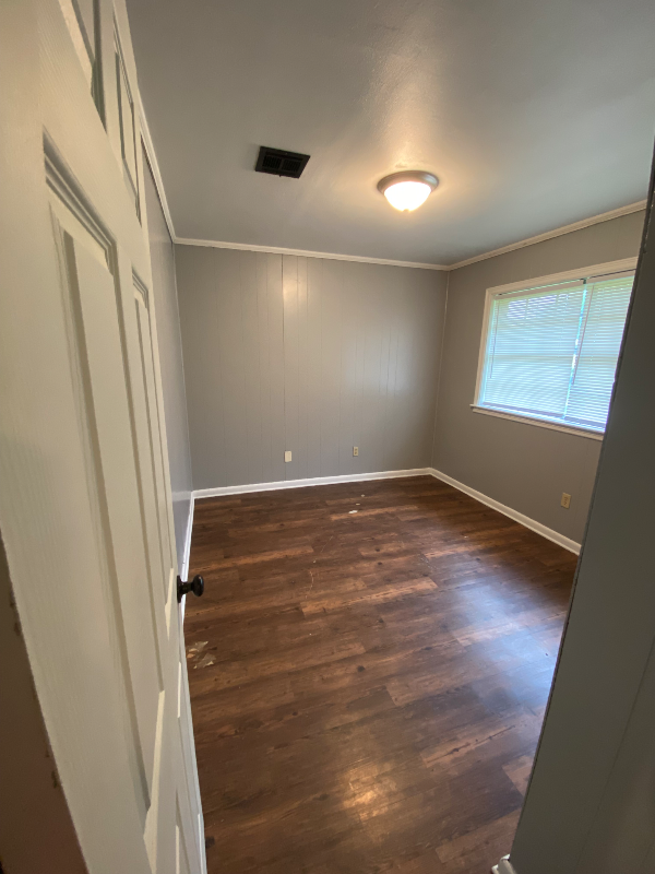 125 N Loop St - Photo 2 of 7