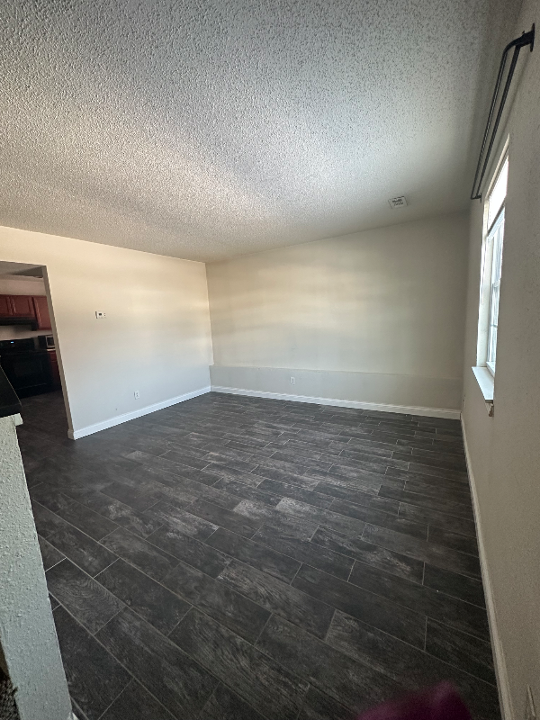 401 Douglas Dr #7 - Photo 3 of 8