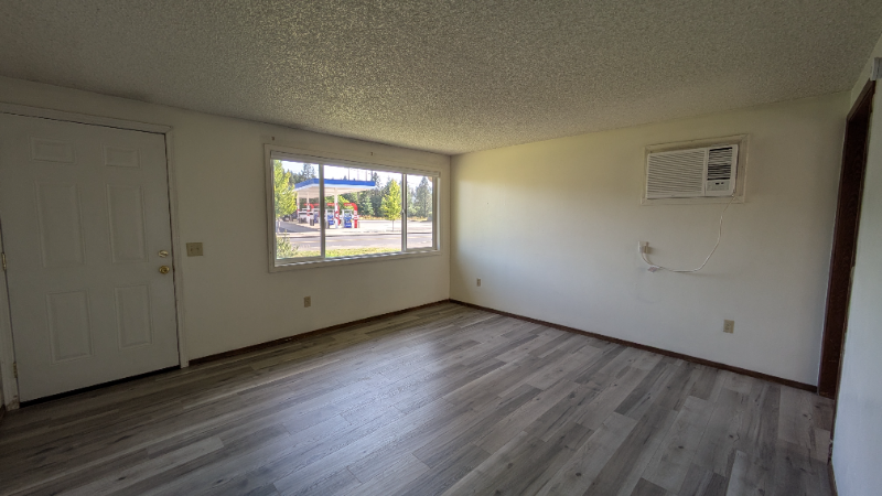 1243 S Hanson Ave - Photo 5 of 19