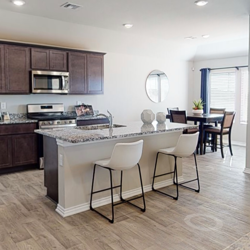 2717 Phelps Dr - Photo 2 of 13