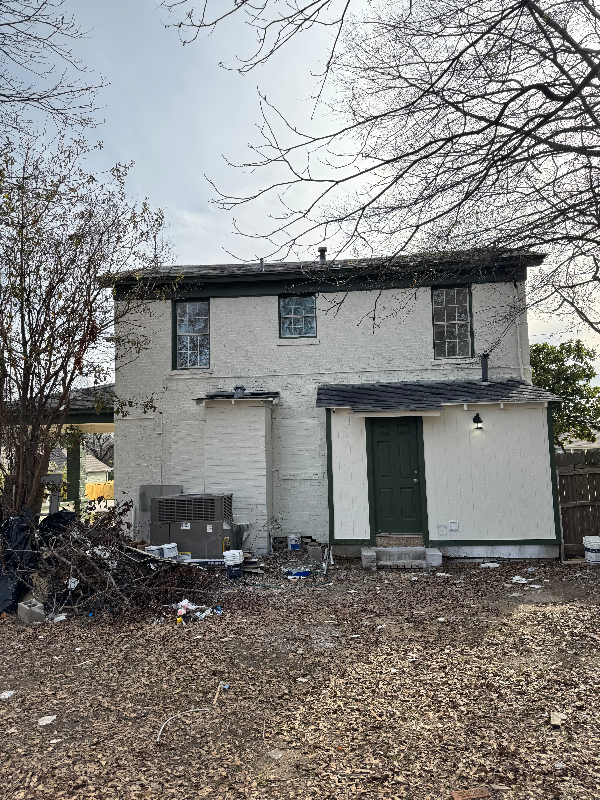 801 W Queen St - Photo 4 of 20