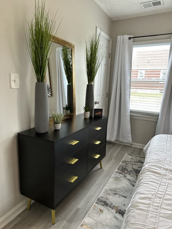 2500 Emil Ave - Photo 3 of 8