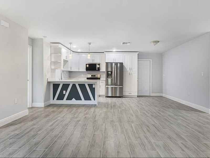 3113 46th St W - Photo 3 of 12