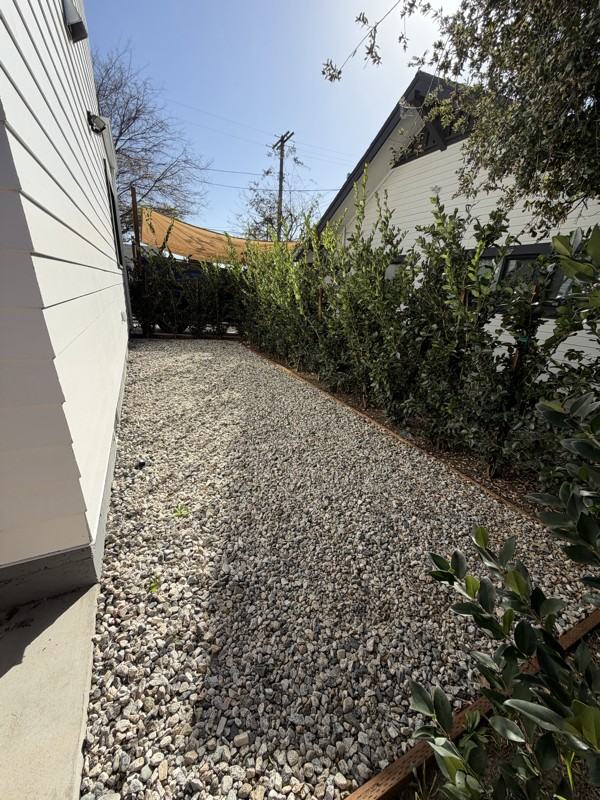 6111 Strickland Ave - Photo 4 of 20