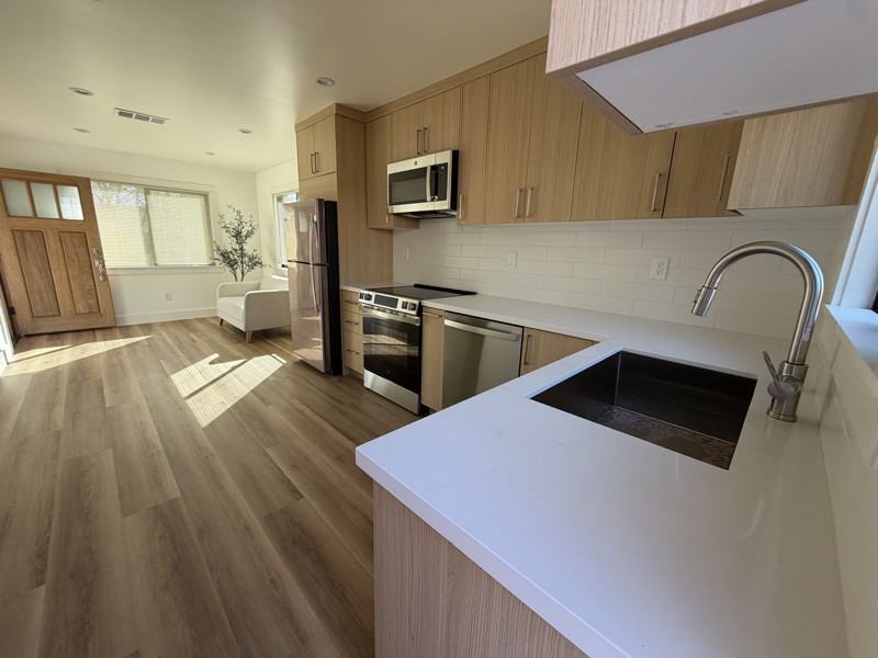 6111 Strickland Ave - Photo 5 of 20