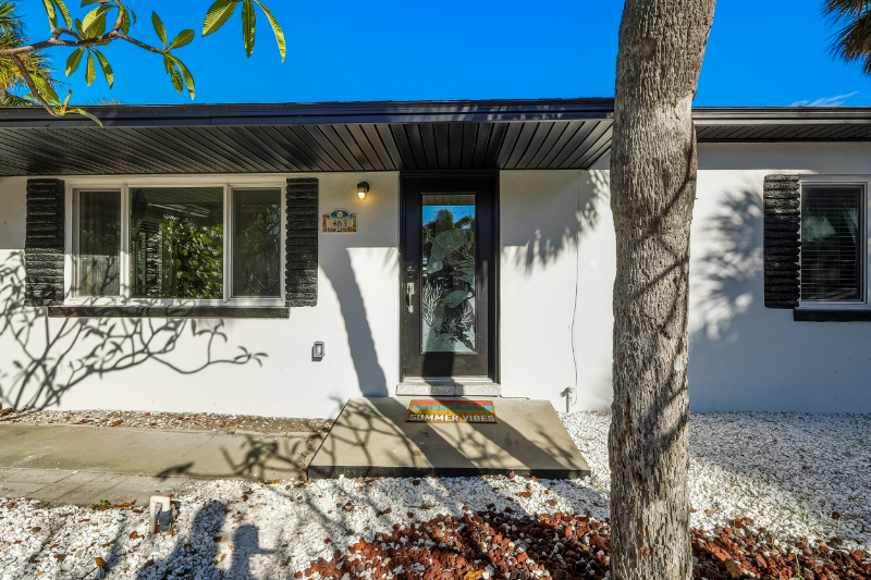 463 85th Ave - Photo 2 of 20