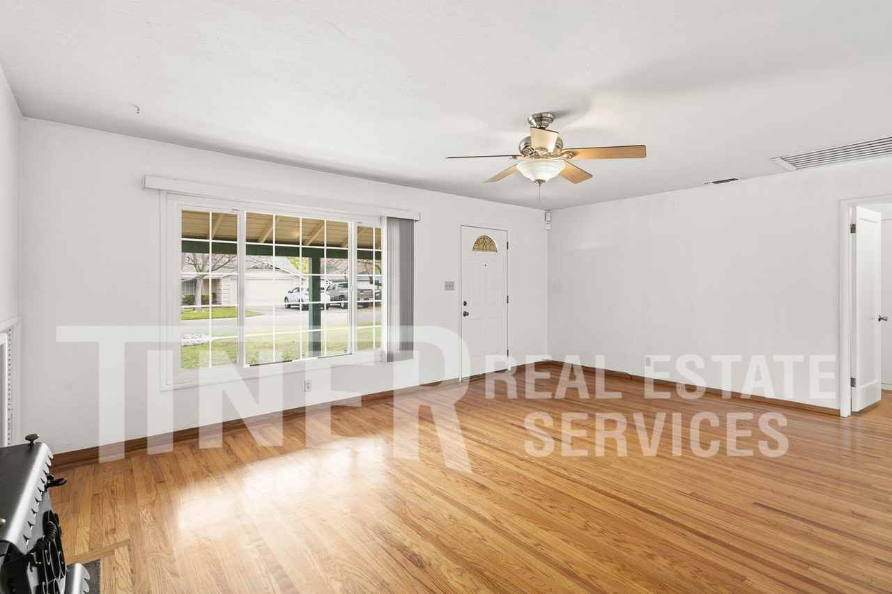 2407 Sandringham Rd - Photo 3 of 22