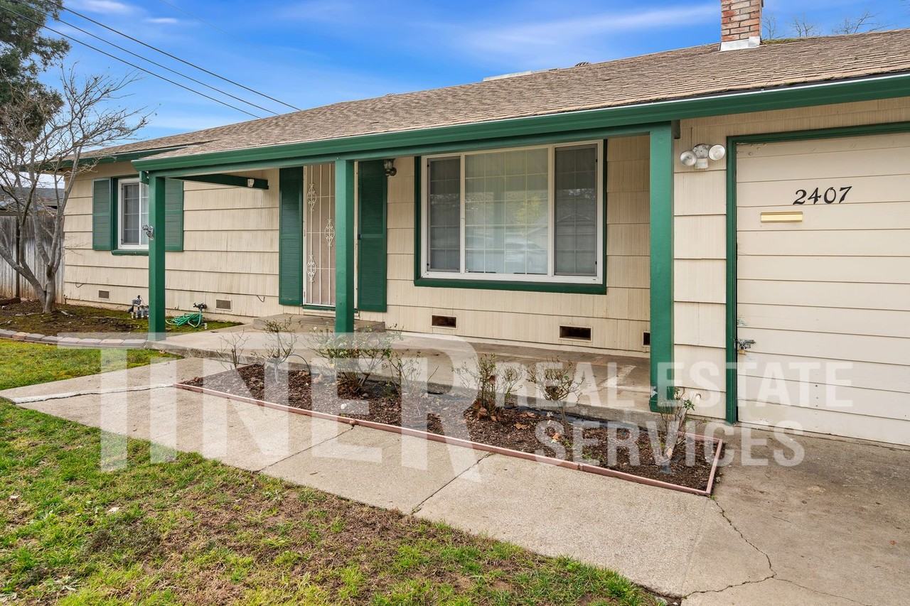 2407 Sandringham Rd - Photo 6 of 22