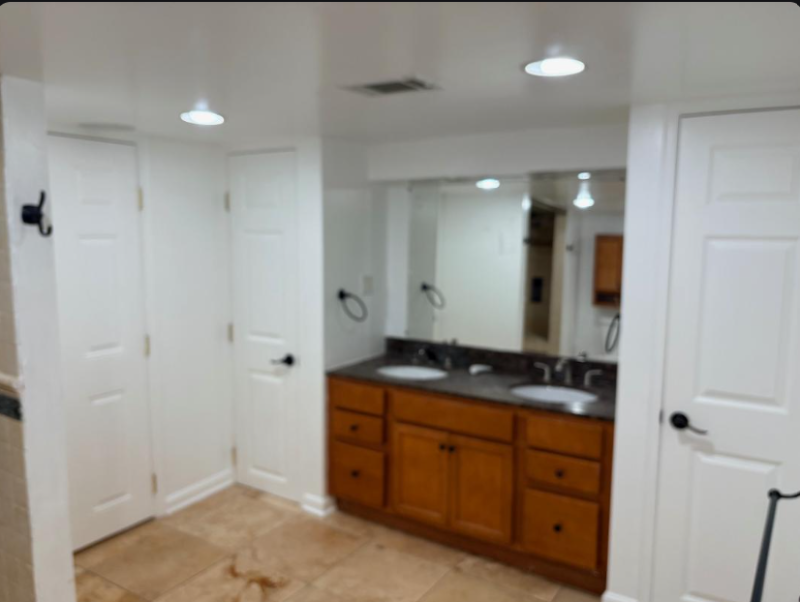 119 E West St - Photo 5 of 6