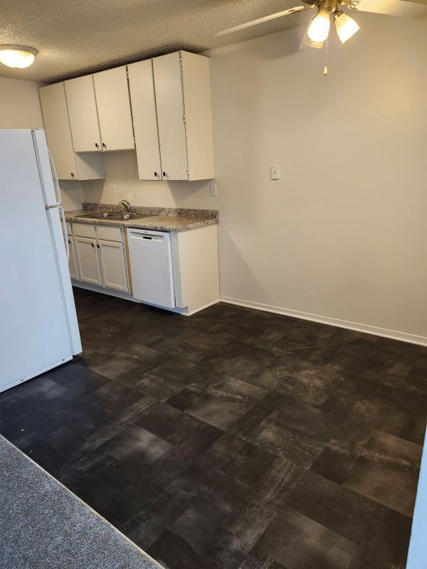 911 Garfield St #5 - Photo 7 of 9