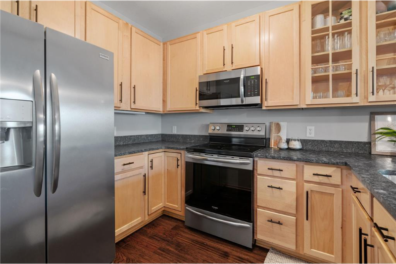 500 N 2nd St #405 - Photo 3 of 19