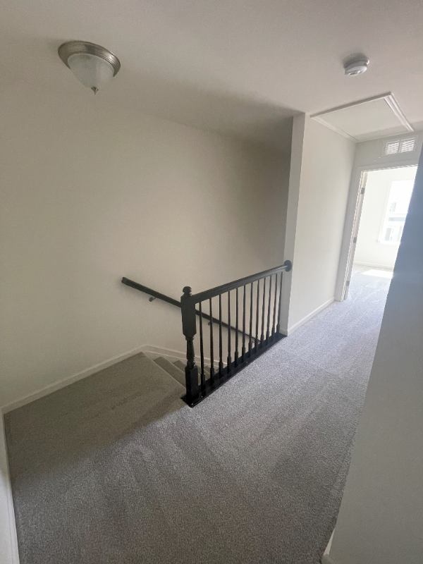 273 Thompson Ave - Photo 6 of 20