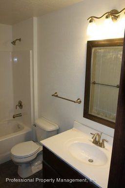 535 Ryman St - Photo 3 of 3