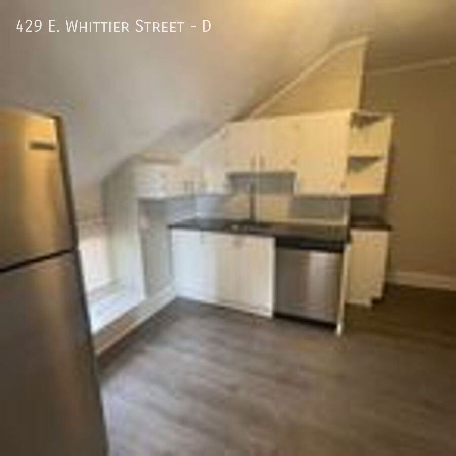 429 E Whittier St #D - Photo 2 of 10