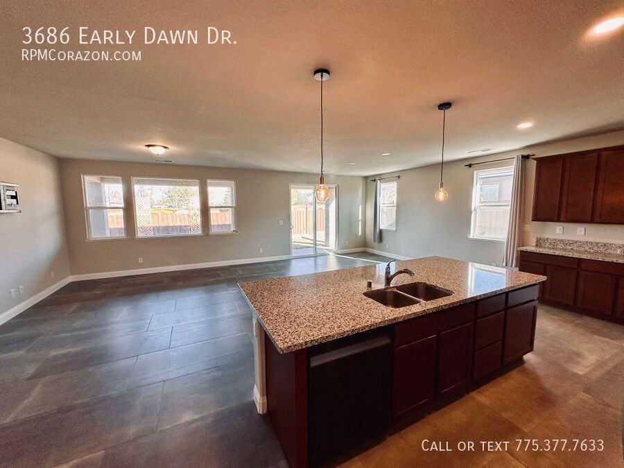 3686 Early Dawn Dr - Photo 3 of 22