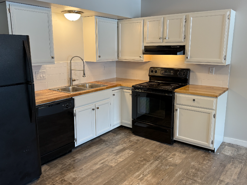 2 Cambridge Mnr #15 - Photo 2 of 10