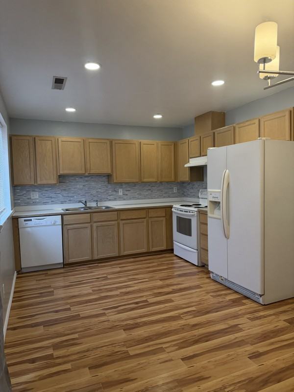 223 Ivy St Se - Photo 7 of 21