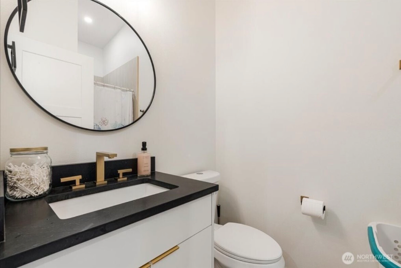 520 Columbia St #A - Photo 3 of 7