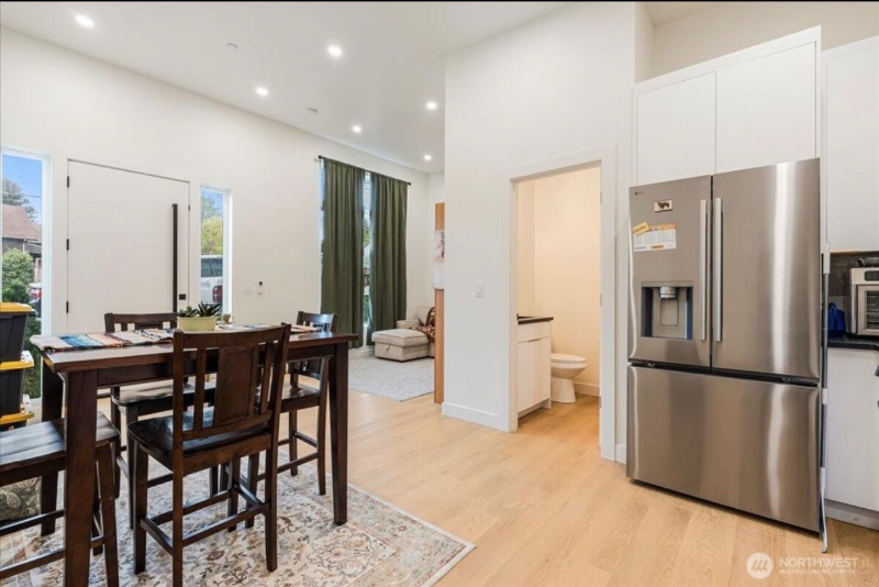 520 Columbia St #A - Photo 4 of 7