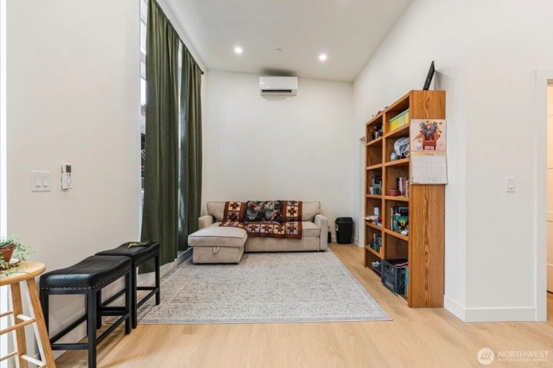 520 Columbia St #A - Photo 6 of 7