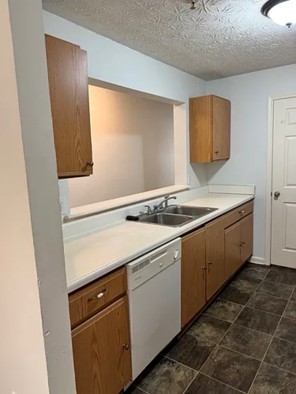 4204 Fairington Ridge Cir - Photo 4 of 10