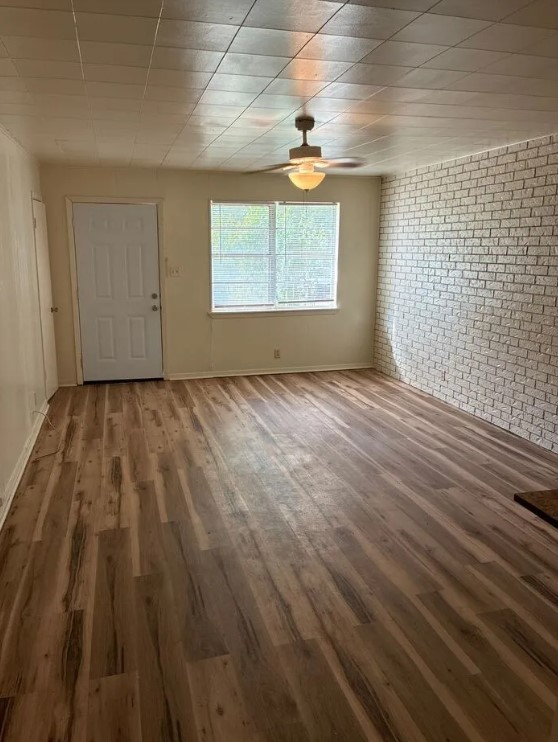 604 W 4th St - Photo 2 of 10