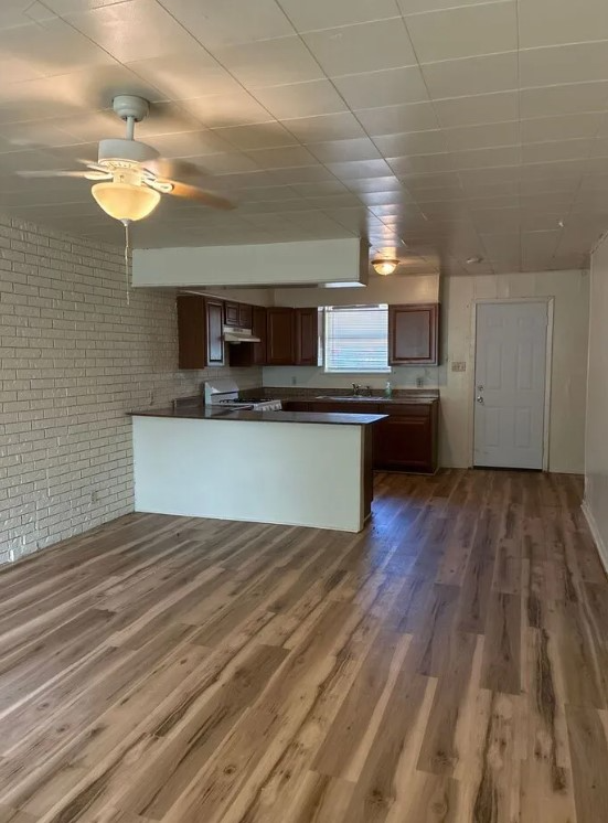 604 W 4th St - Photo 3 of 10