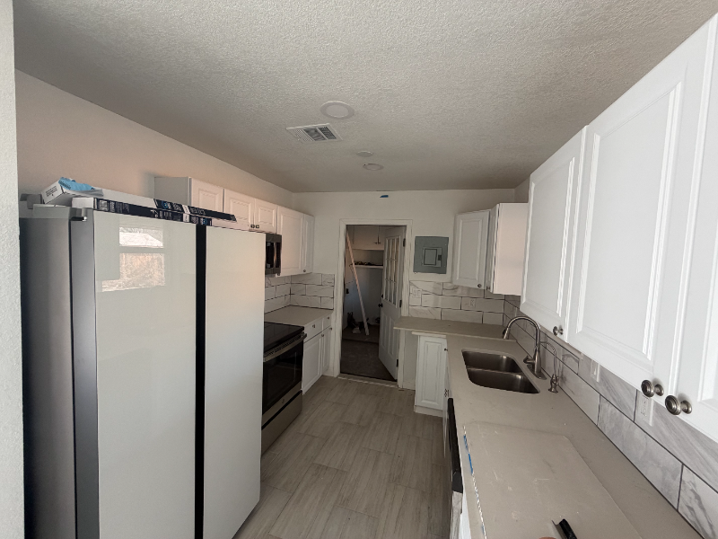 229 E Langley Blvd - Photo 3 of 14