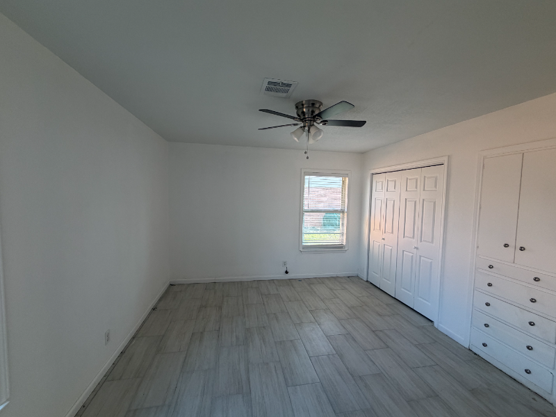 229 E Langley Blvd - Photo 4 of 14