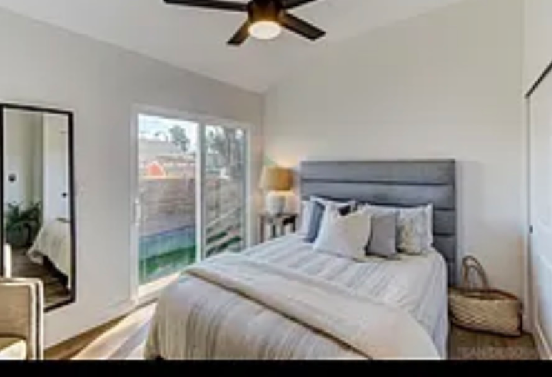 4615 Noyes St - Photo 6 of 9