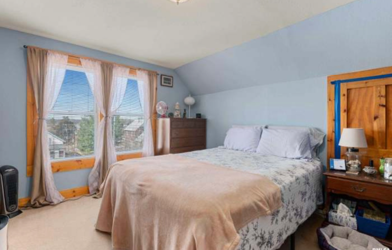 111 21st St - Photo 5 of 15