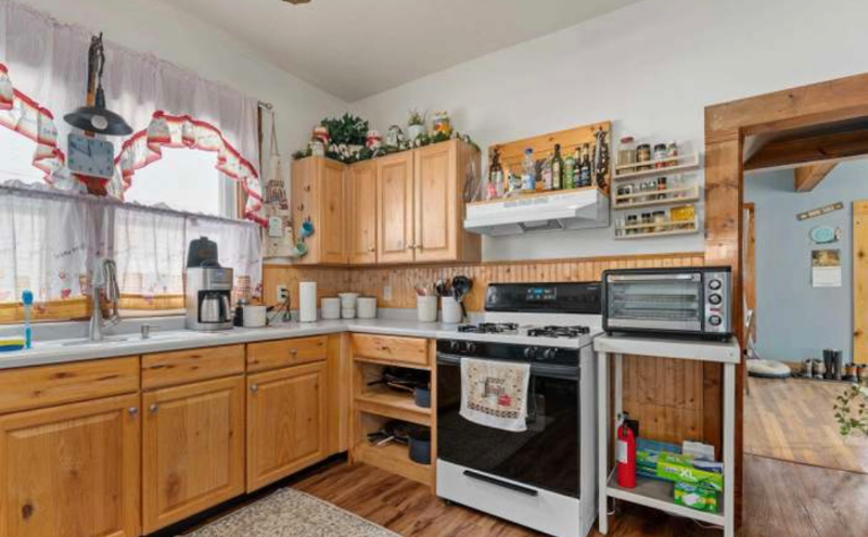 111 21st St - Photo 7 of 15