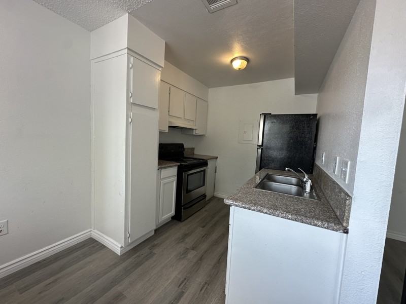 2508 E Mesquite Ave #4 - Photo 2 of 9