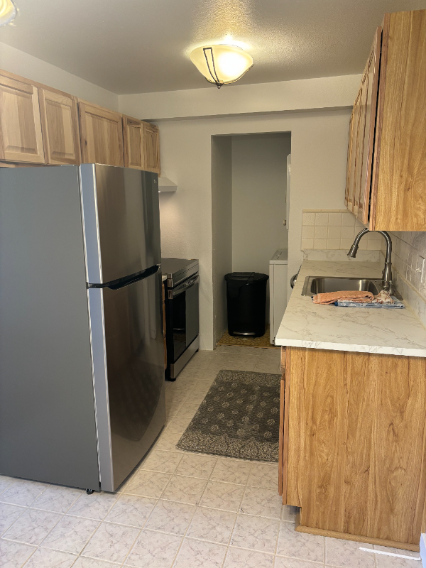 501 Golden Cir #7-102 - Photo 3 of 6