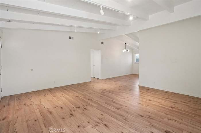 6138 N Traymore Ave - Photo 6 of 16