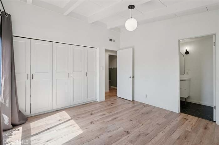 6138 N Traymore Ave - Photo 7 of 16