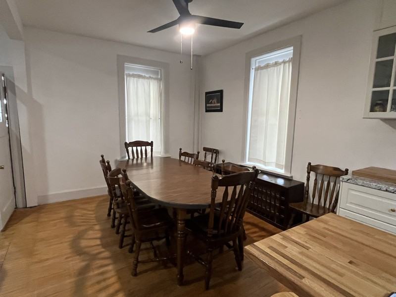 811 Center St - Photo 6 of 18