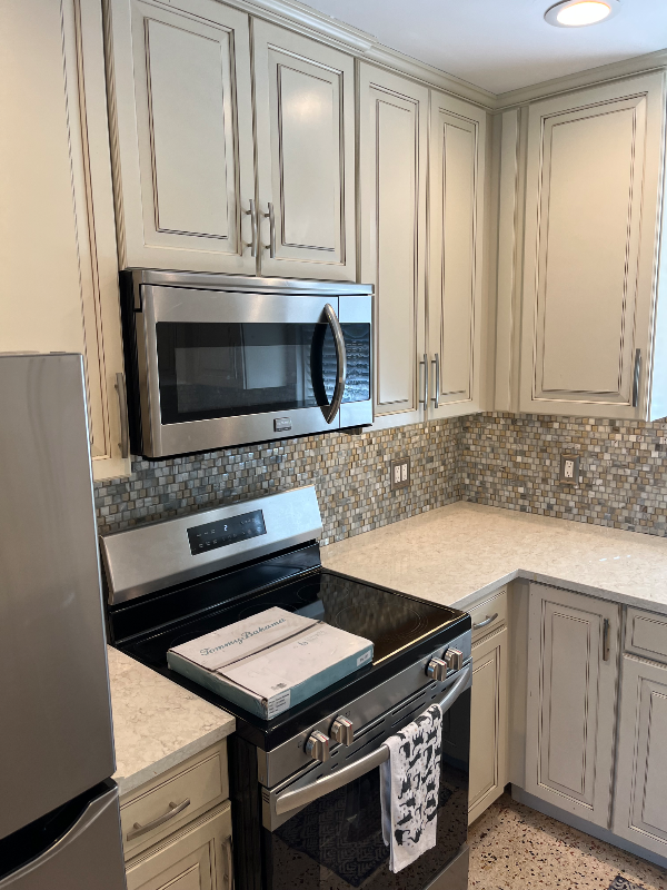 2088 Sunnyside Pl - Photo 2 of 3