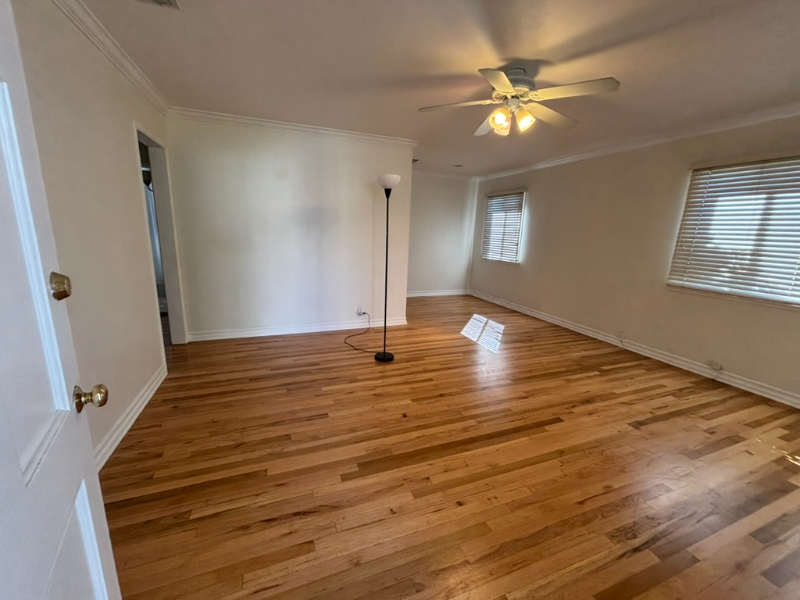 534 N Niagara St - Photo 2 of 18