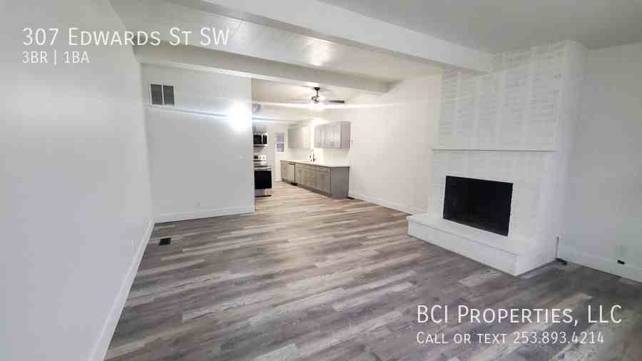 307 Edwards St Sw - Photo 7 of 19