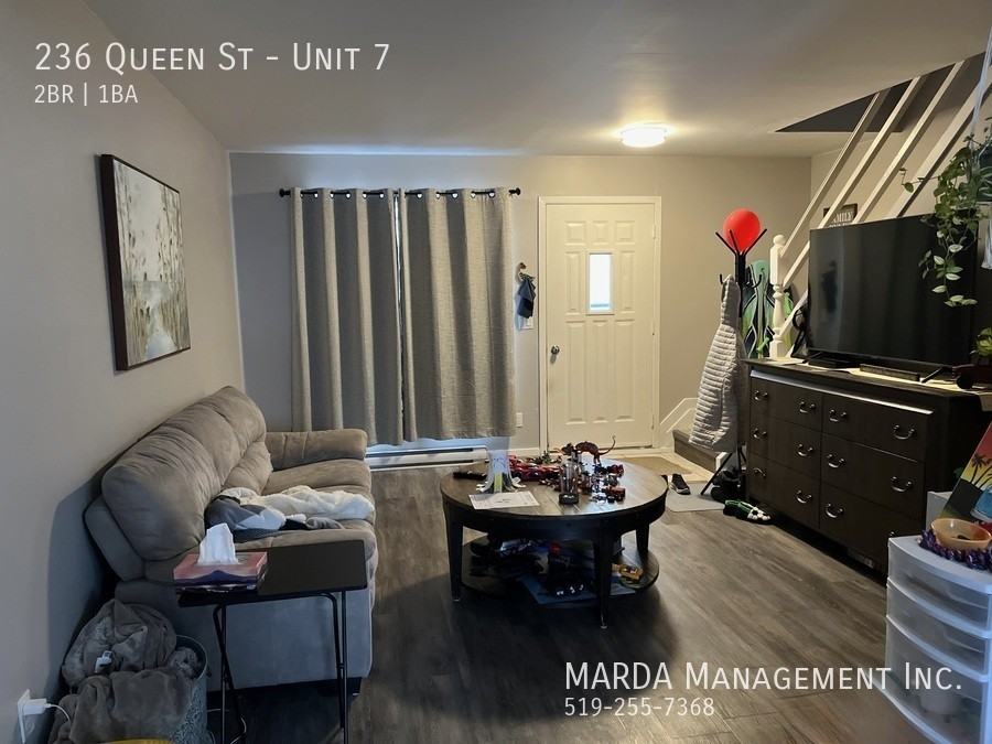236 Queen St #7 - Photo 3 of 10