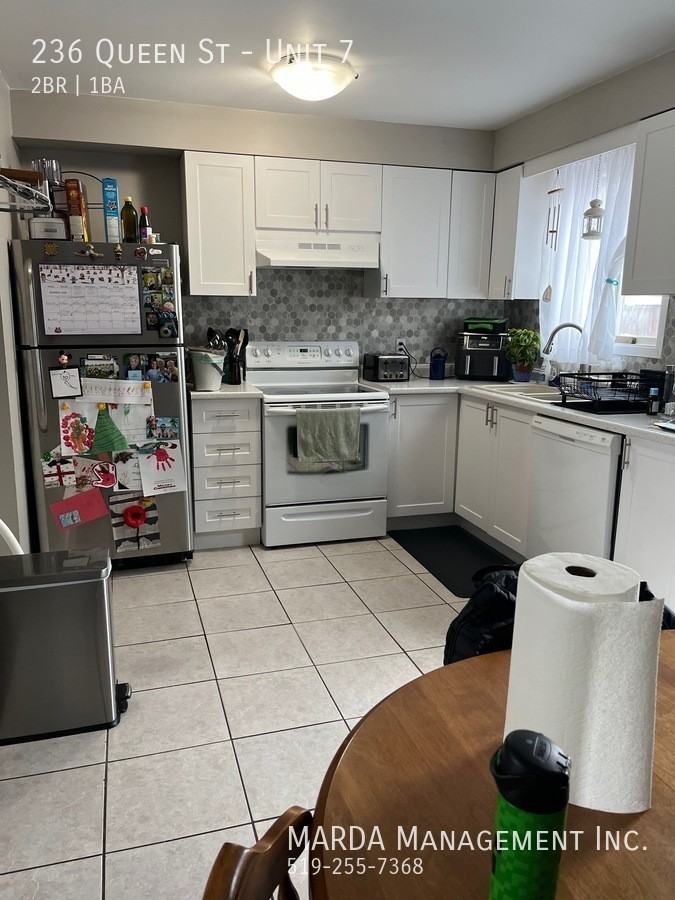 236 Queen St #7 - Photo 5 of 10