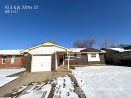 featured image of 933 Nw 28th St