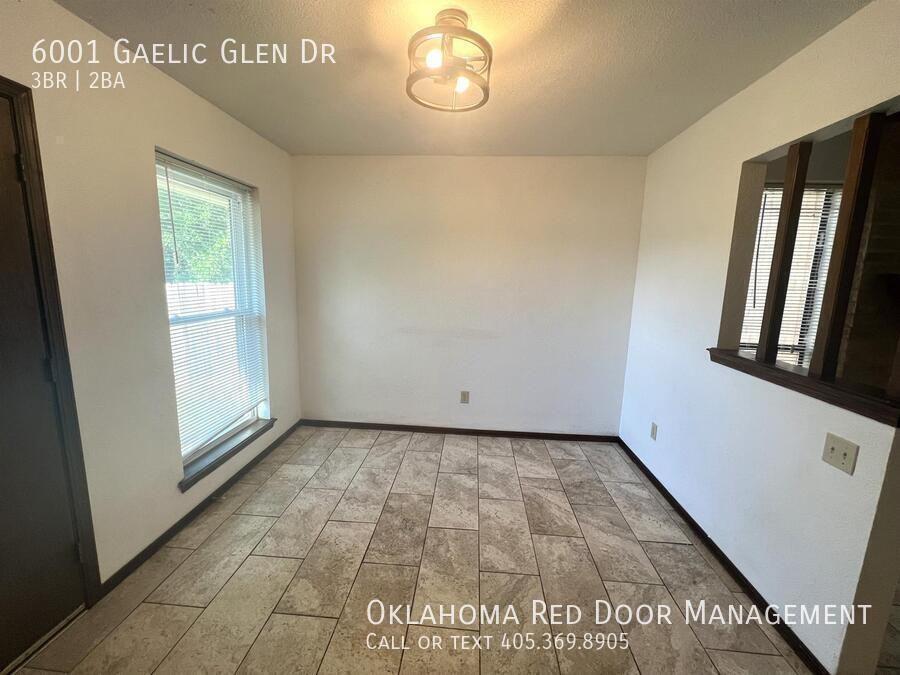 6001 Gaelic Glen Dr - Photo 3 of 31
