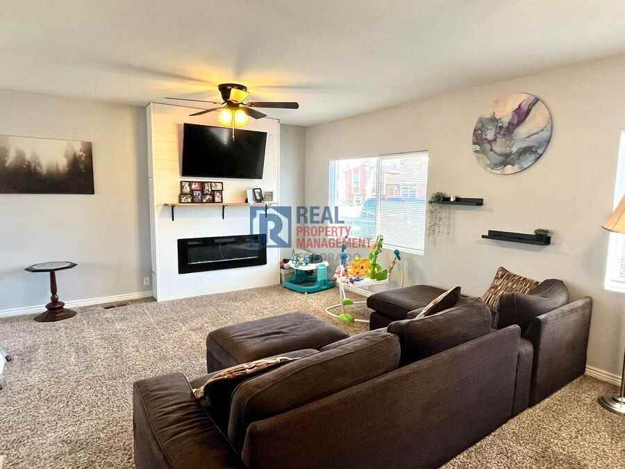 2550 Bellamy St - Photo 4 of 16